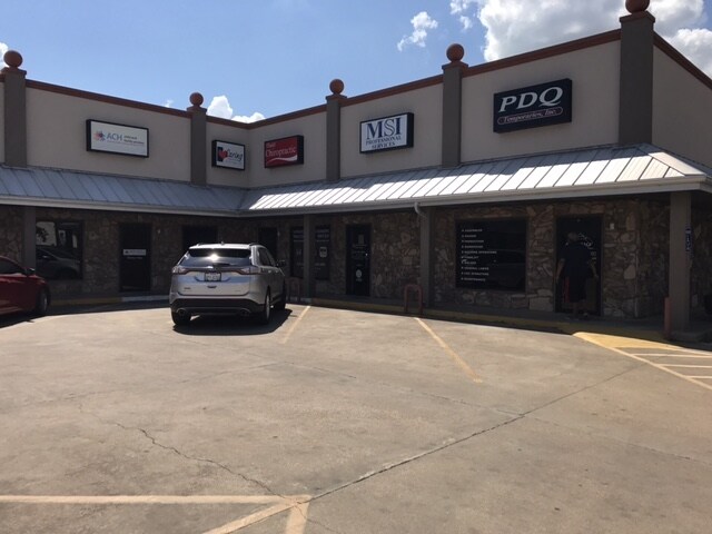 More Photos Of 1200 W Henderson St, Cleburne Storefront Retail Office For Lease