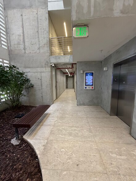 More Photos Of 218 NW 24th St, Miami Office Residential For Lease