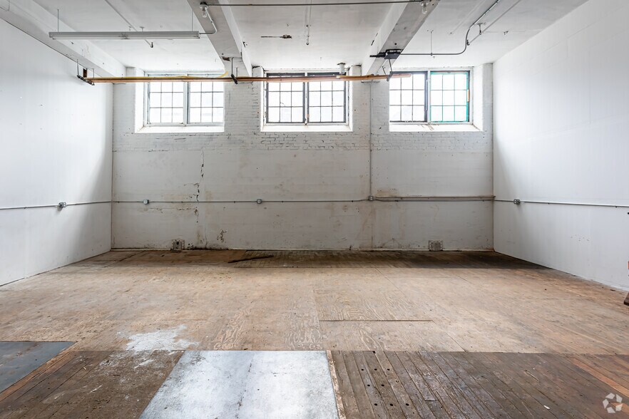 More Photos Of 165 Front St, Chicopee Office For Lease