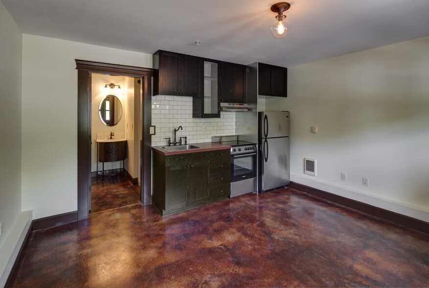 More Photos Of 1634 NW Everett St, Portland Apartments For Sale
