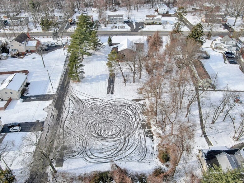 More Photos Of 195 W Clarkstown Rd, New City Specialty For Sale