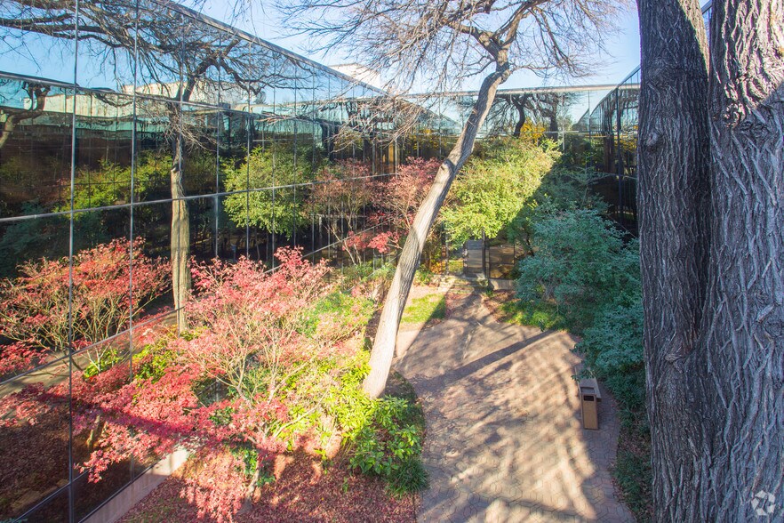 More Photos Of 1230 River Bend Dr, Dallas Unknown For Lease