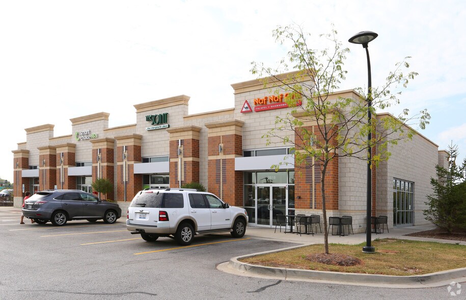 More Photos Of 3806 Willow Rd, Northbrook Freestanding For Lease