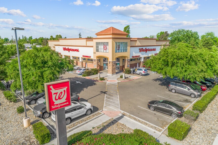 More Photos Of 2420 N Blackstone Ave, Fresno Drugstore For Lease