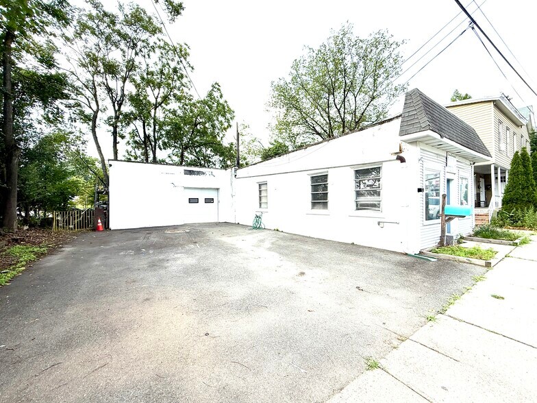 More Photos Of 19 Mechanic St, Ramsey Light Distribution For Lease