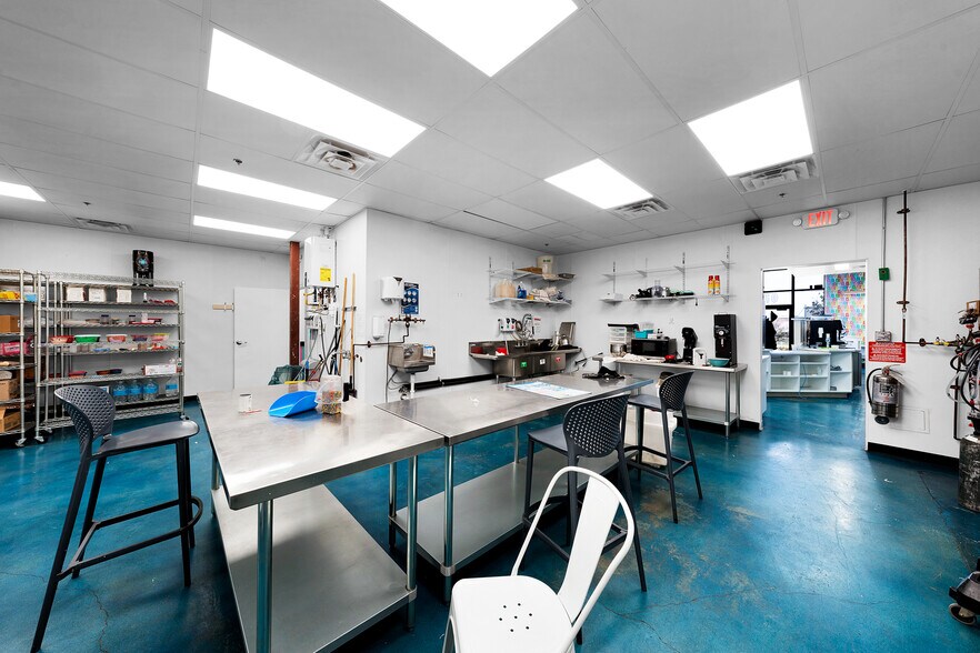 More Photos Of 6601 Horizon Rd, Heath General Retail For Lease