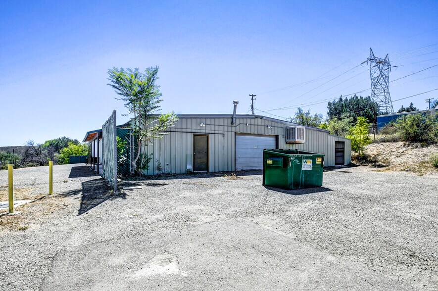 More Photos Of 10650 S Highway 69, Mayer Industrial For Lease