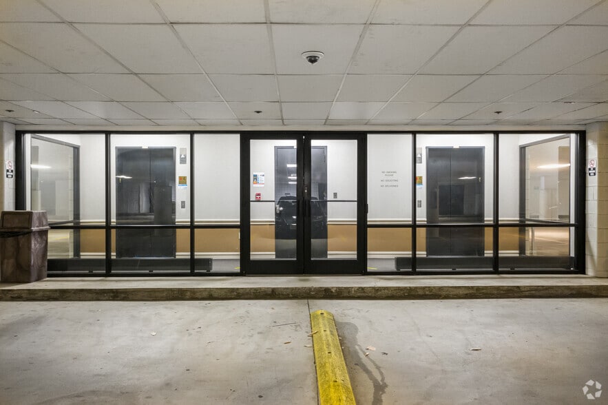 More Photos Of 300 Tice Blvd, Woodcliff Lake Office For Lease