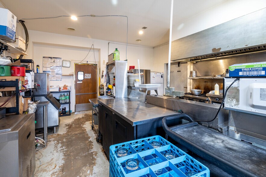 More Photos Of 111 W Union St, Goodland General Retail For Sale