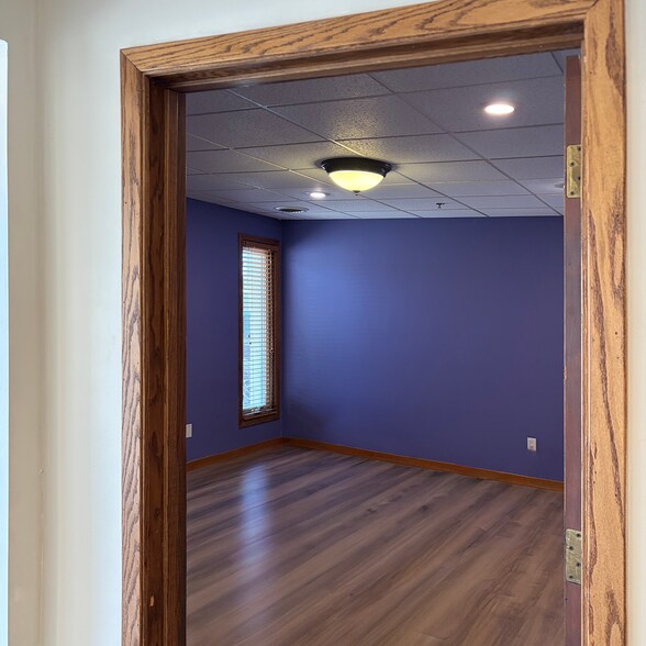 More Photos Of 7479-7491 Cahill Rd, Edina Showroom For Sale