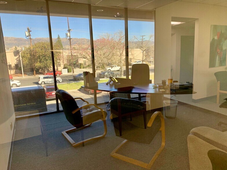 More Photos Of 21100 Superior St, Chatsworth Industrial For Lease