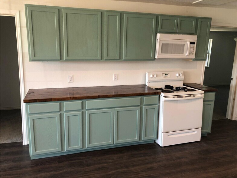 More Photos Of , Willis Land For Sale