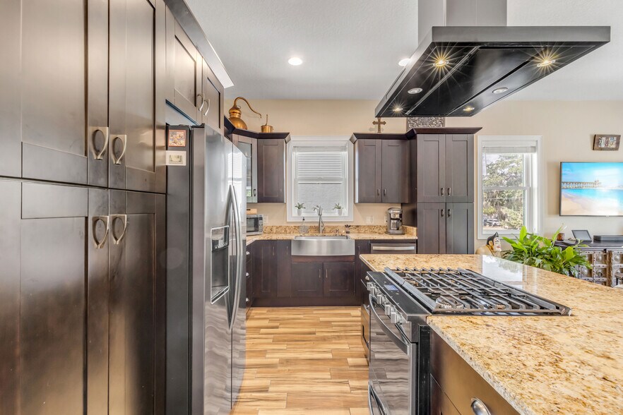 More Photos Of 136 Julia St, New Smyrna Beach Flex For Sale