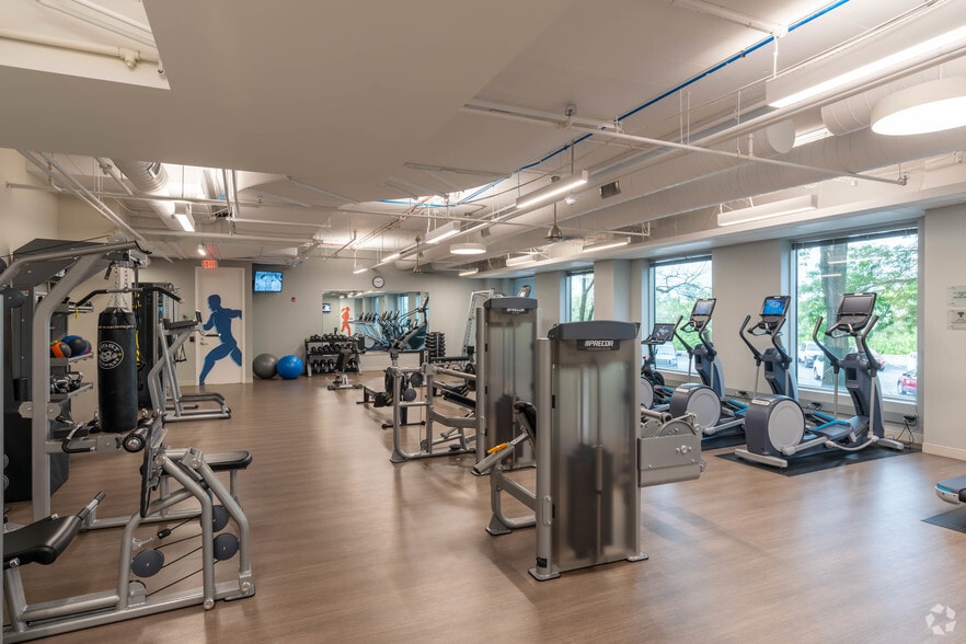 More Photos Of 500 Lake Cook Rd, Deerfield Unknown For Lease