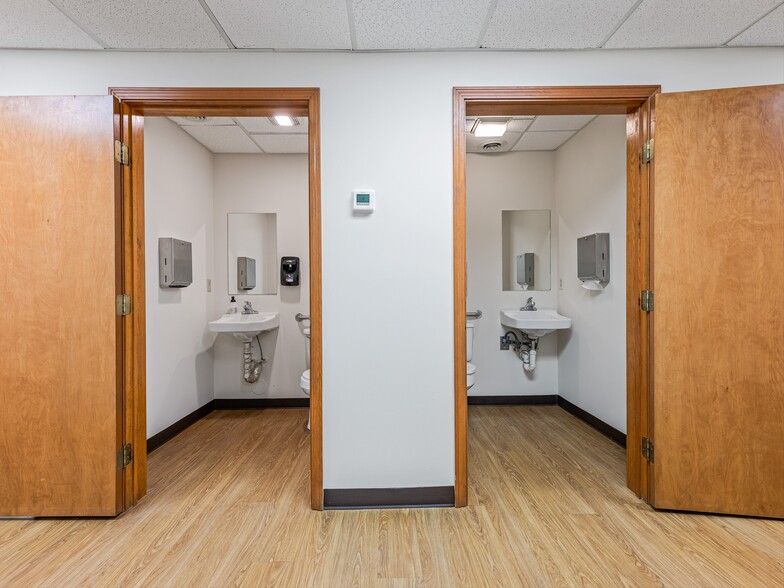 More Photos Of 6 Brooklet St, Asheville Medical For Lease