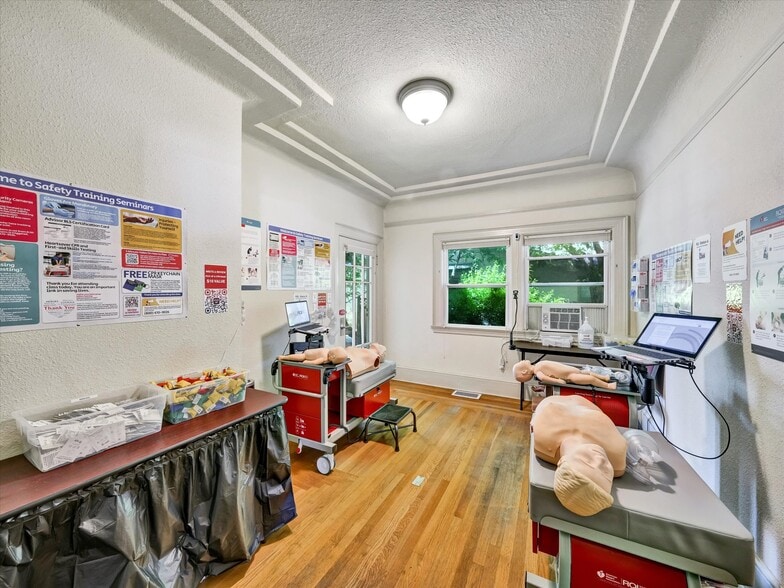 More Photos Of 825 College Ave, Santa Rosa Medical For Sale