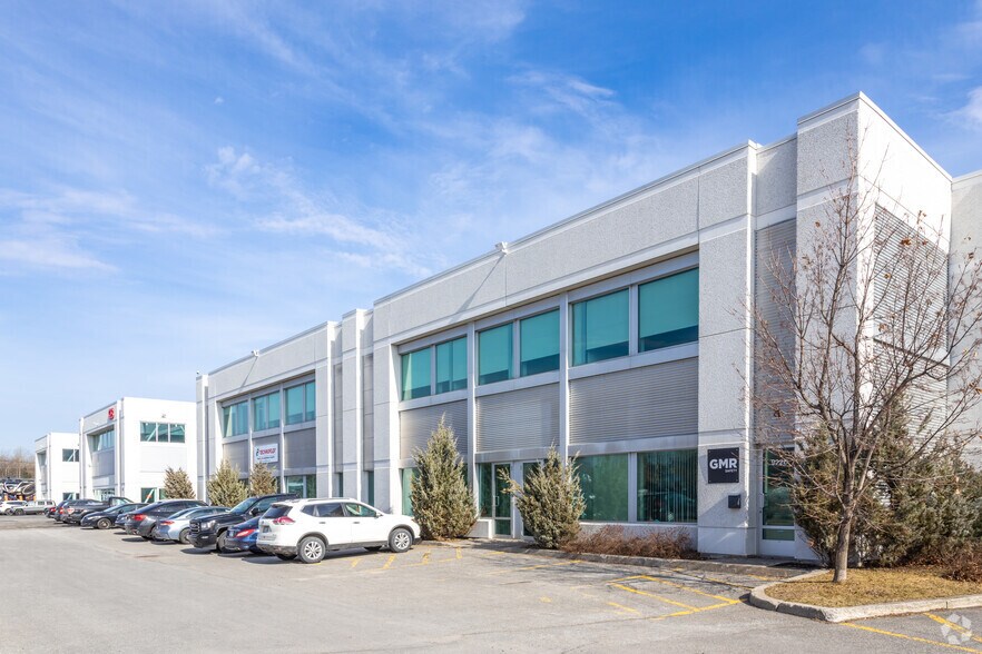 More Photos Of 922-926 St Jacques Paschini, Bois-des-filion Warehouse For Lease