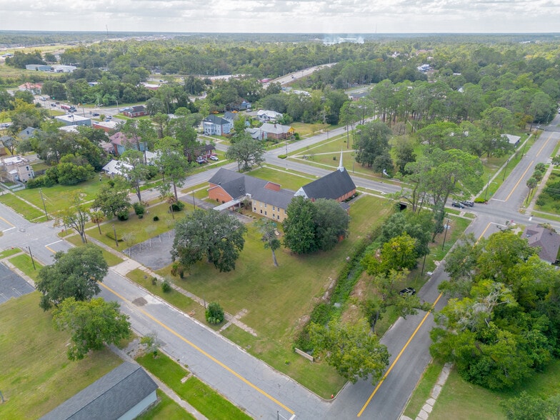 More Photos Of 412 McDonald St, Waycross Specialty For Sale