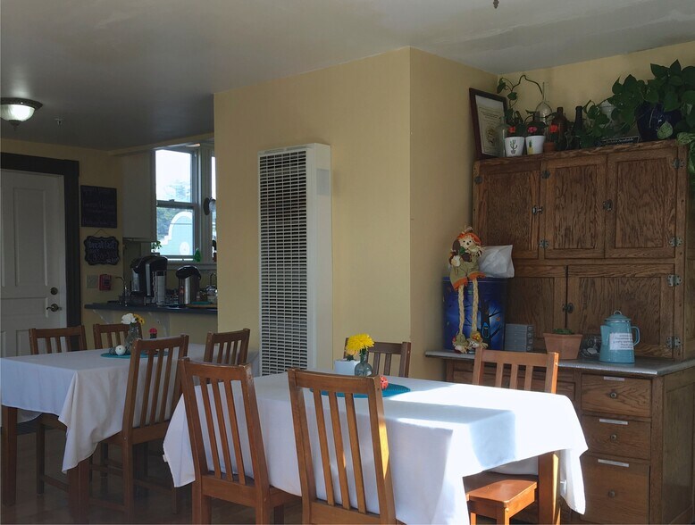 More Photos Of 8122 Moss Landing Rd, Moss Landing Hotel For Sale