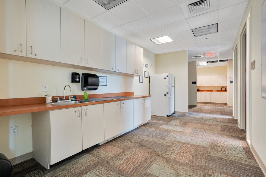 More Photos Of 177 Montgomery Rd, Altamonte Springs Medical For Sale