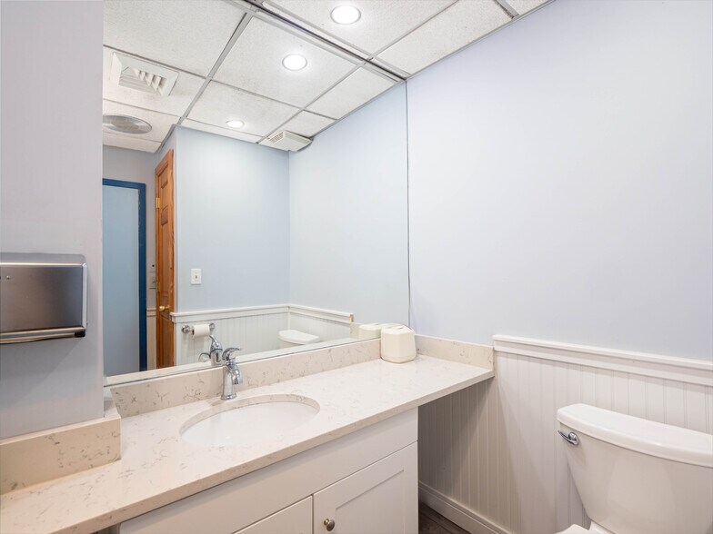 More Photos Of 157 E 72nd St, New York Apartments For Sale