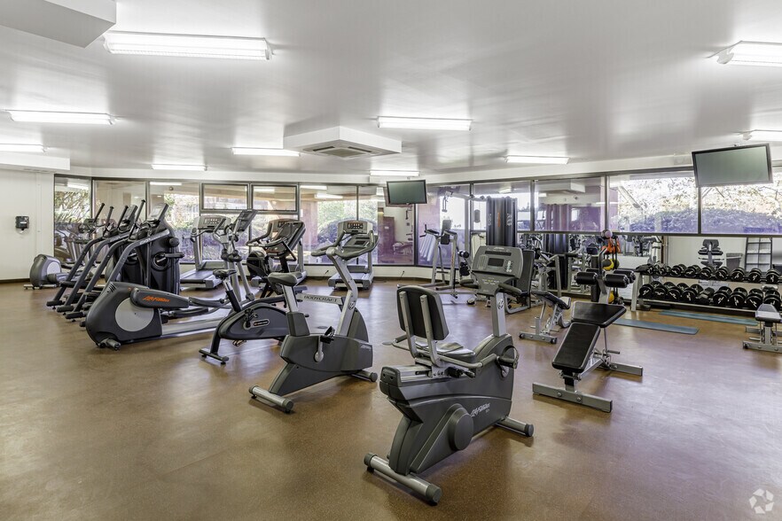 More Photos Of 3333 N Torrey Pines Ct, La Jolla Unknown For Lease