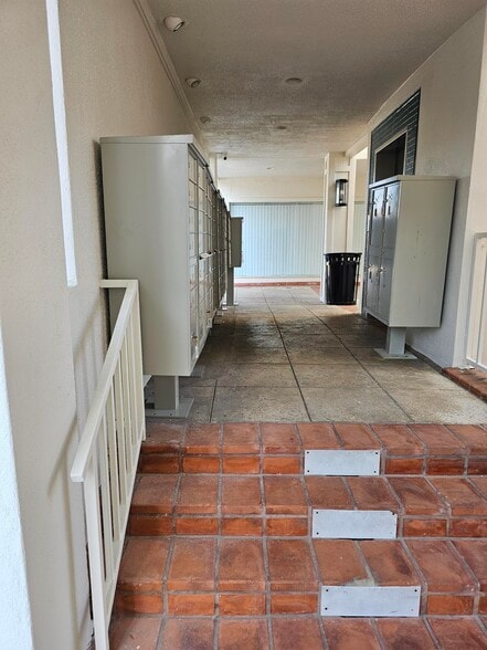 More Photos Of 218-384 Wilshire Blvd, Casselberry Office For Lease