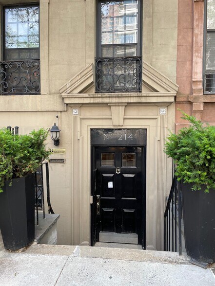 More Photos Of 214 E 70th St, New York Medical For Sale