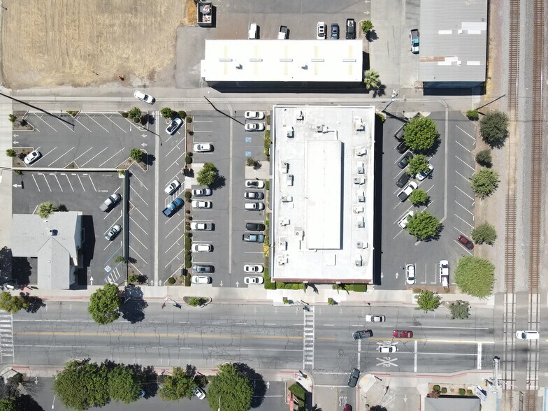 More Photos Of 425 W 7th St, Hanford Office For Sale