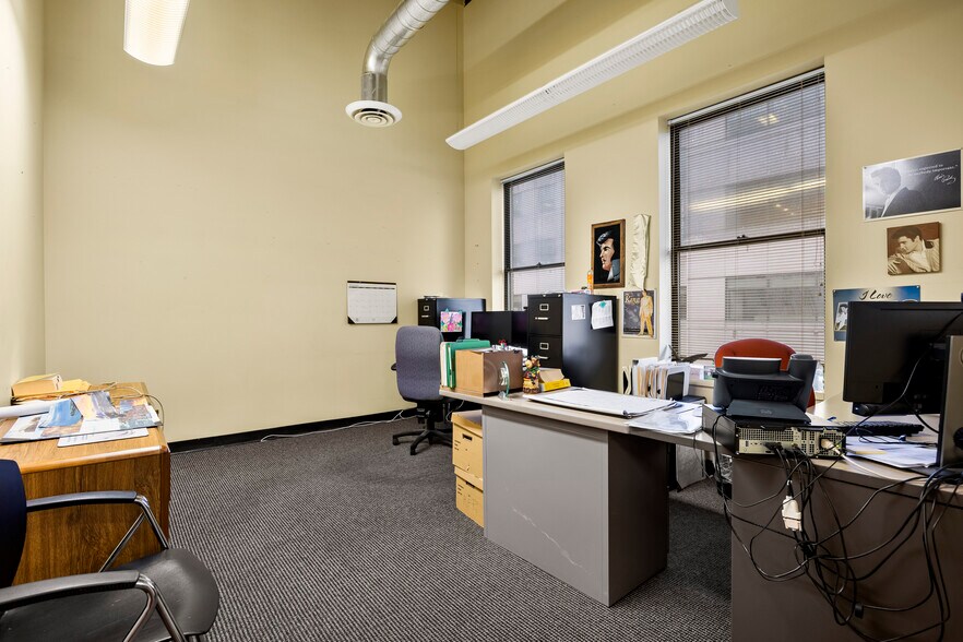More Photos Of 60 S Pearl St, Albany Office For Sale