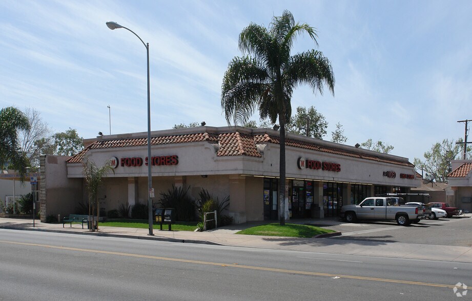Primary Photo Of 2112 S Main St, Santa Ana Unknown For Lease