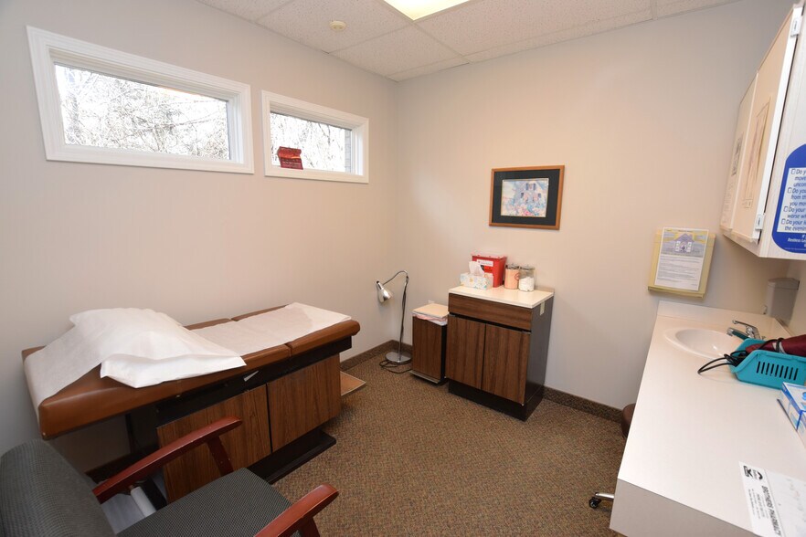 More Photos Of 3380 Beecher Rd, Flint Medical For Lease