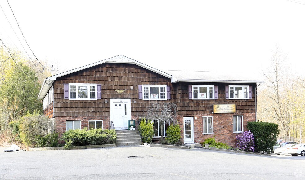 More Photos Of 110 W Crooked Hill Rd, Pearl River Office For Lease