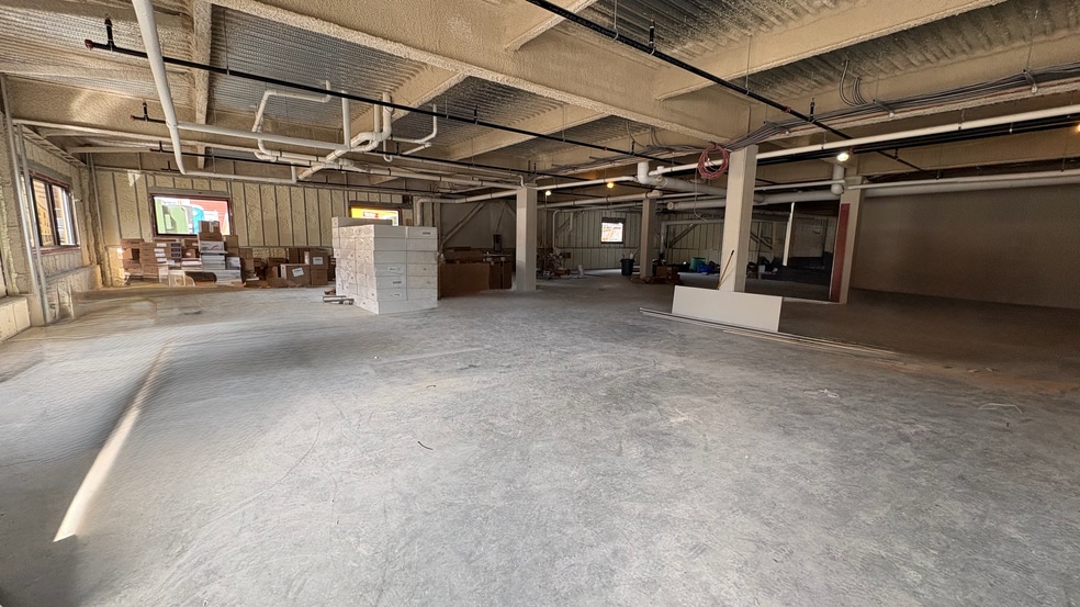 More Photos Of 408 Suffolk St, Lowell Apartments For Lease