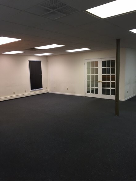 More Photos Of 349 York Rd, Willow Grove Medical For Lease