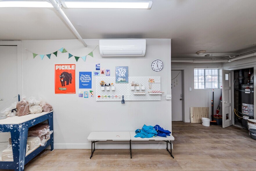 More Photos Of 2870 Foothill Blvd, La Crescenta Office For Sale