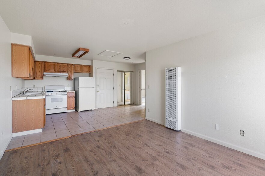 More Photos Of 2001 Broadway, San Pablo Apartments For Sale