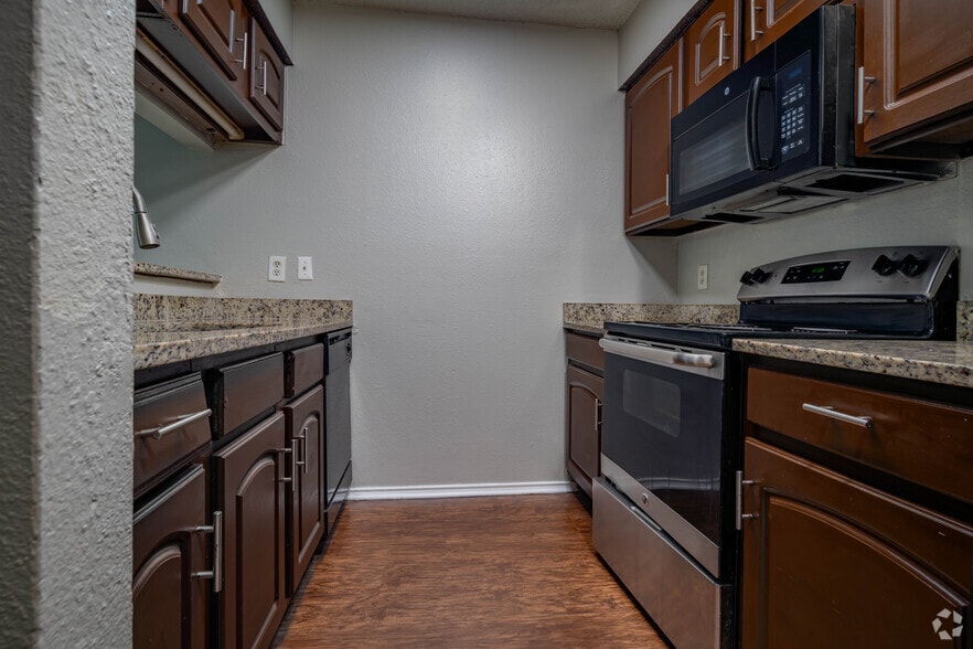 More Photos Of 14900 Nacogdoches Rd, San Antonio Apartments For Sale