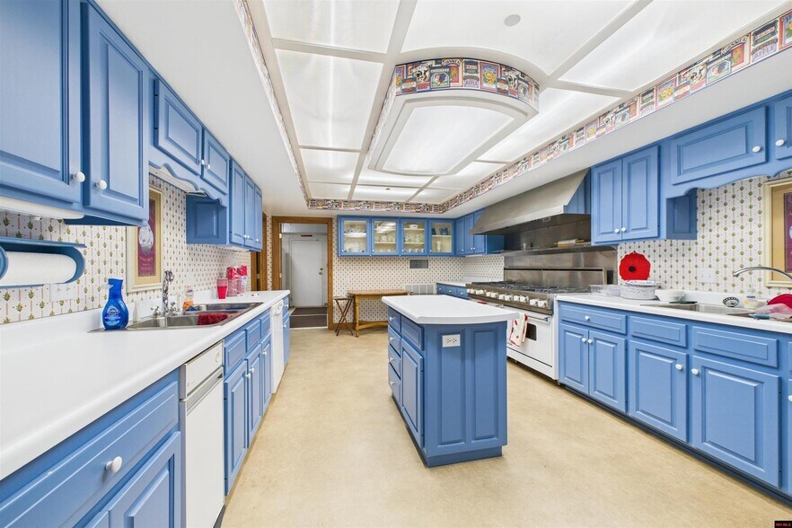 More Photos Of 25 Airport Rd, Flippin Lodge Meeting Hall For Sale