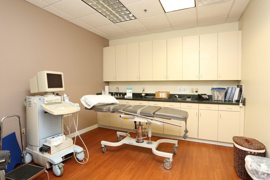 More Photos Of 5439 Durand Ave, Racine Medical For Lease