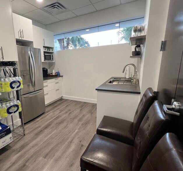 More Photos Of 515 W Bay St, Tampa Coworking Space