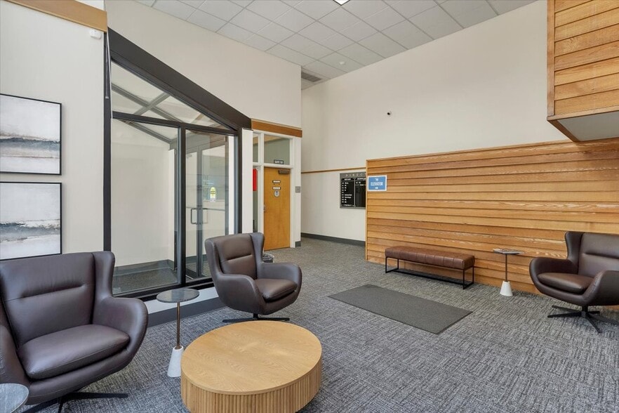 More Photos Of 2405 Front St NE, Salem Office For Sale