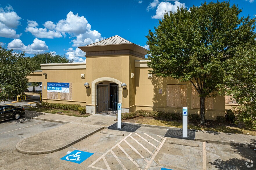 Primary Photo Of 2799 Fulton St, Houston Bank For Sale