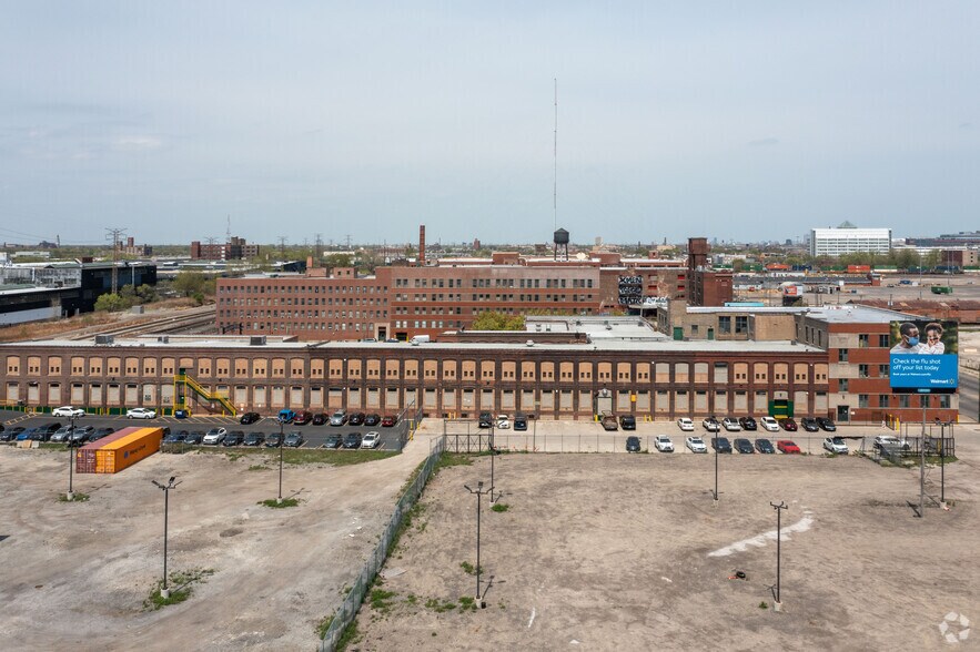 More Photos Of 2403-2443 W 16th St, Chicago Flex For Sale