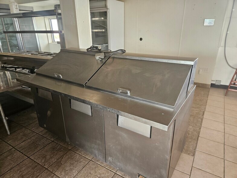 More Photos Of 811 50th St, Lubbock Restaurant For Lease