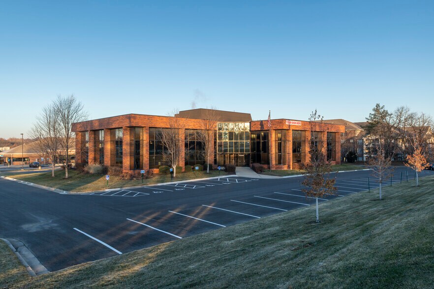 More Photos Of 10990 Quivira Rd, Overland Park Office For Sale