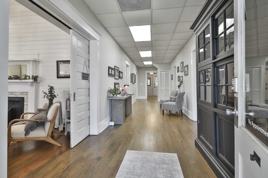 More Photos Of 53 Washington St, Fairburn Office For Sale