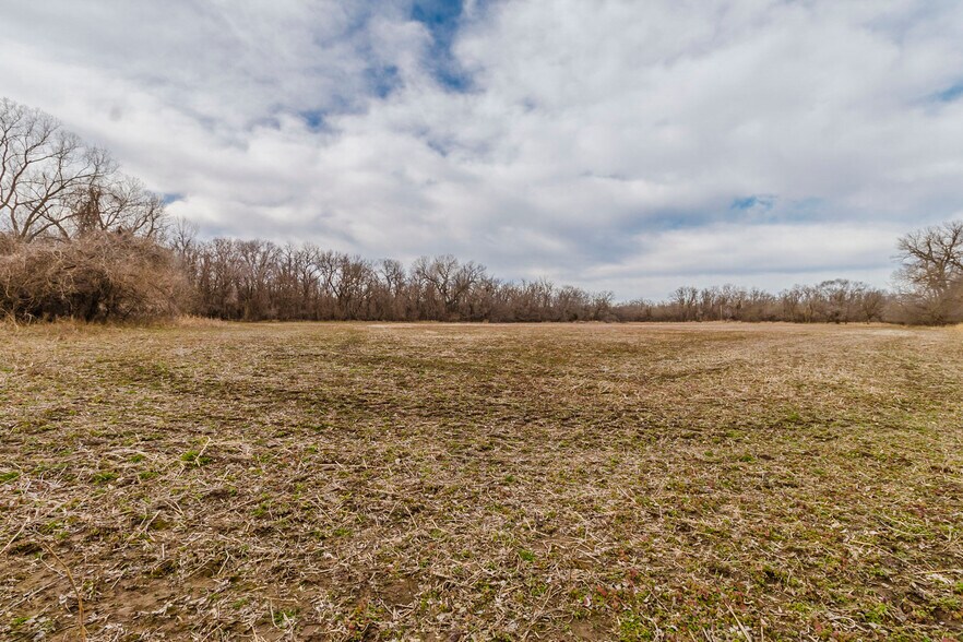 More Photos Of 79+/- Acres on 272nd Rd. Rd @ 41st Rd, Arkansas City Land For Sale