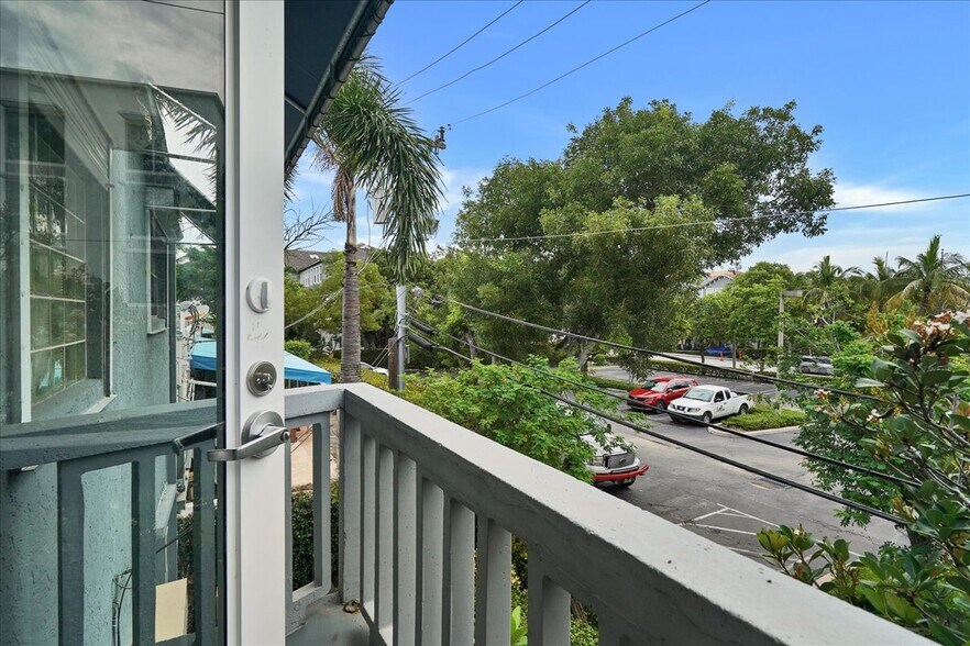 More Photos Of 235-245 NE 4th Ave, Delray Beach Loft Creative Space For Sale