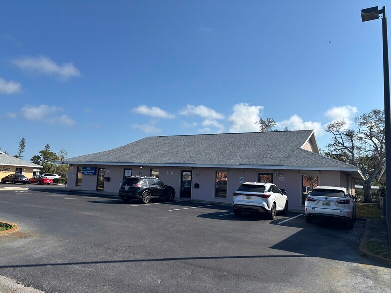 More Photos Of 6220 Manatee Ave W, Bradenton Medical For Sale